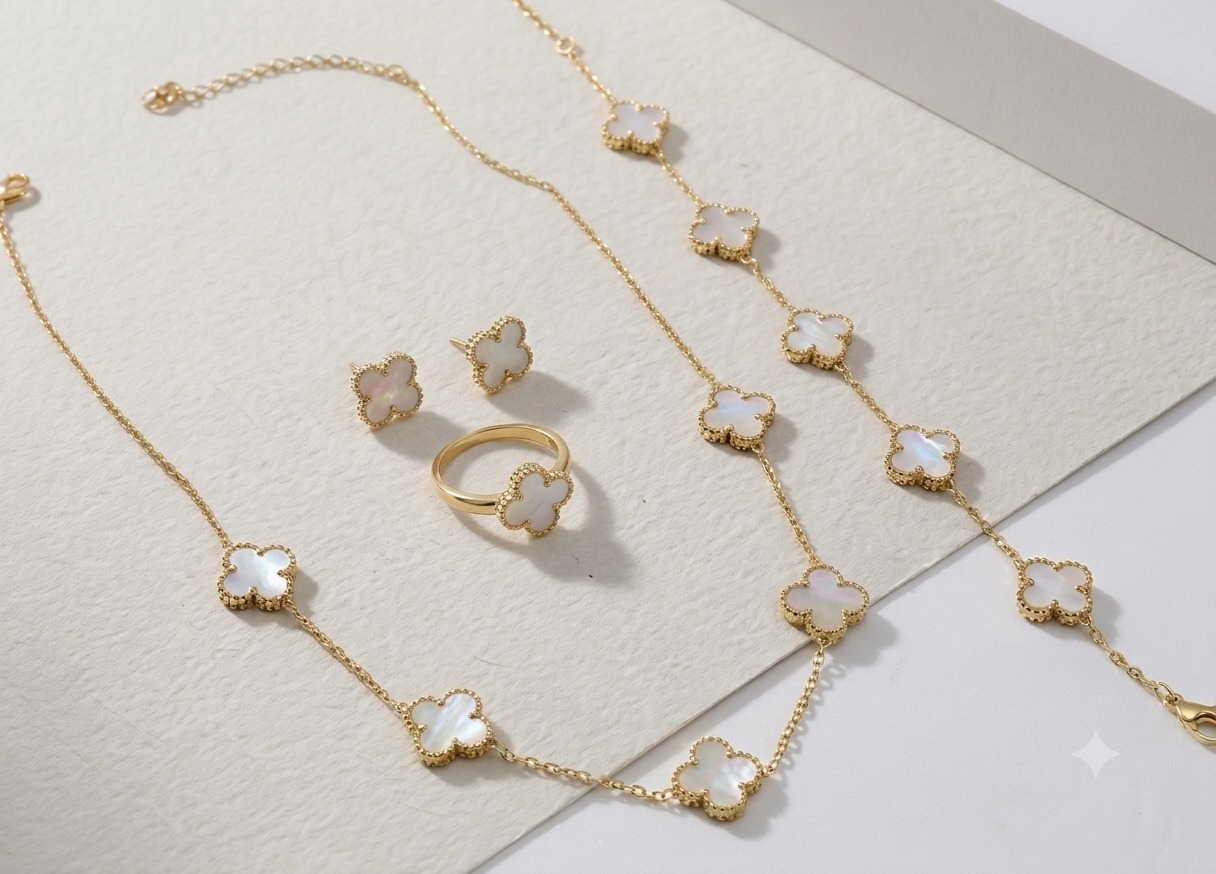 Meenakaari White Golden Set With Ring